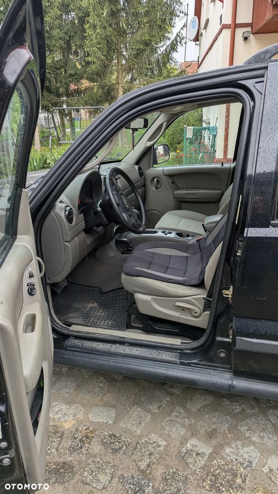 Jeep Cherokee 2.8 CRD Sport - 8