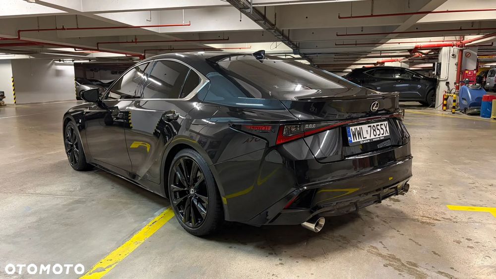 Lexus IS - 12