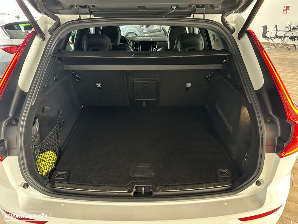 Volvo XC 60 2.0 D4 R-Design Geartronic - 6