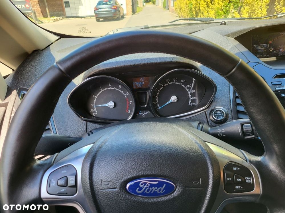 Ford EcoSport - 18
