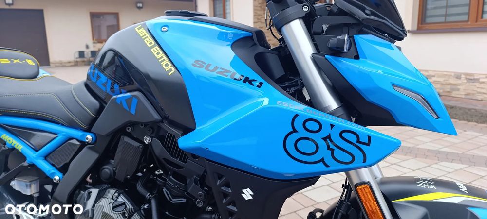 Suzuki GSX - 28