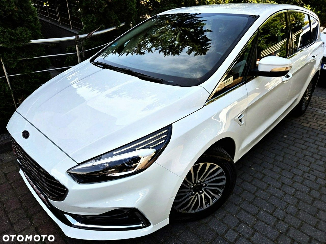 Ford S-Max - 32