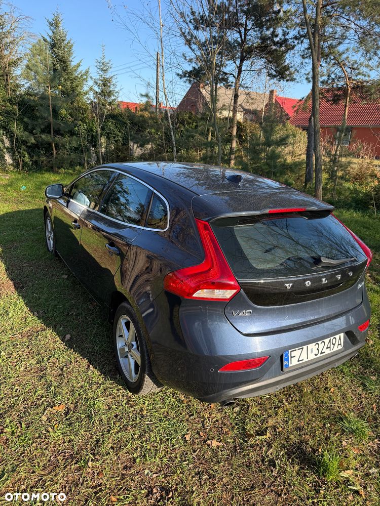 Volvo V40 - 23