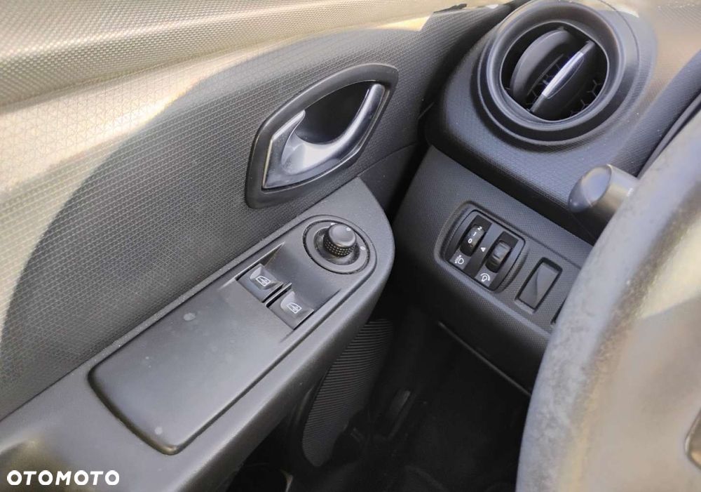 Renault Clio - 12