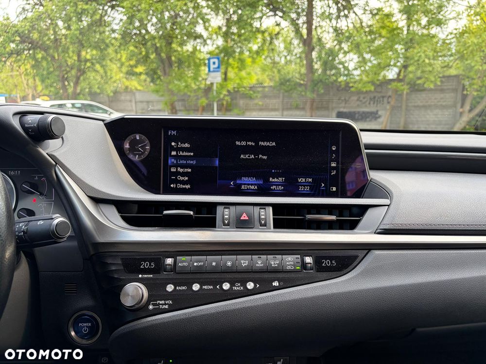 Lexus ES 300h Elegance - 24