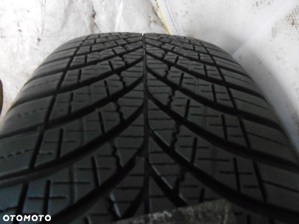 OPONY 215/60R17 GOODYEAR VECTOR 4 SEASONS GEN 3 SUV DOT 2121 8MM - 3