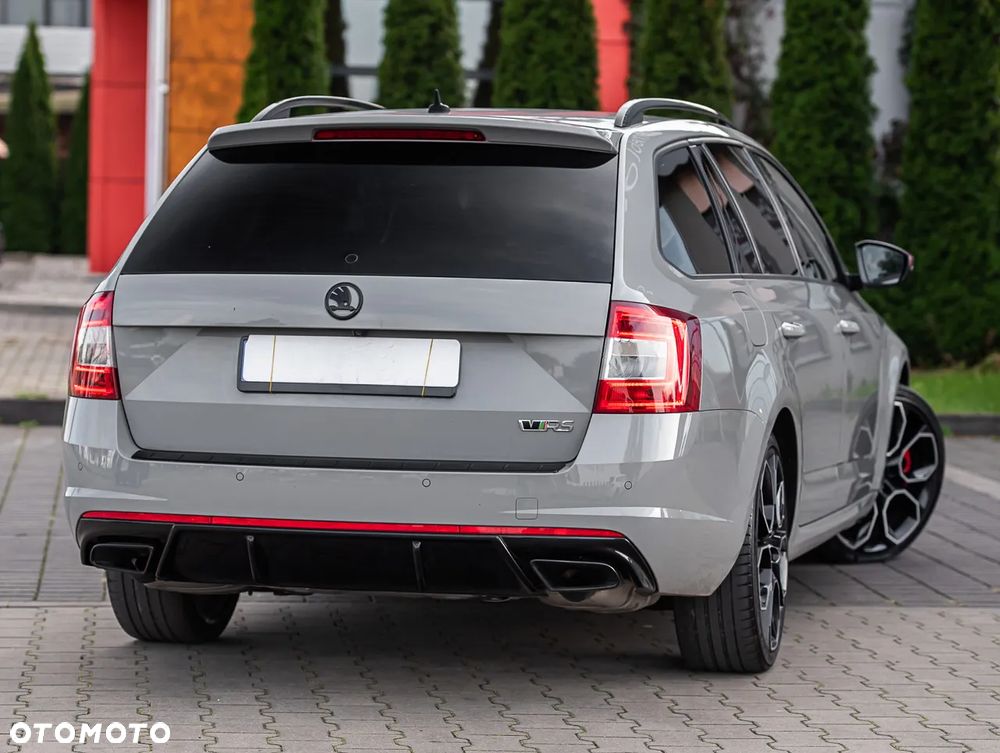Skoda Octavia Combi 2.0 TSI DSG RS - 12