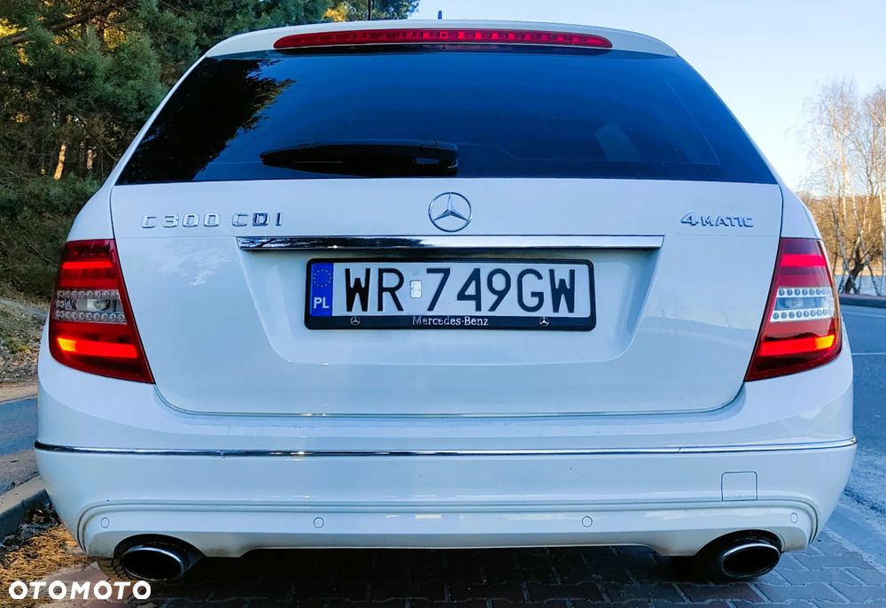 Mercedes-Benz Klasa C 300 CDI BlueEff 4-Matic Avantgarde - 4