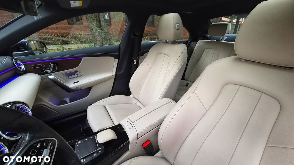 Mercedes-Benz CLA 250 4-Matic 7G-DCT - 32