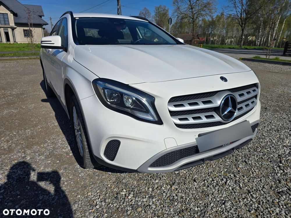 Mercedes-Benz GLA 180 7G-DCT - 3