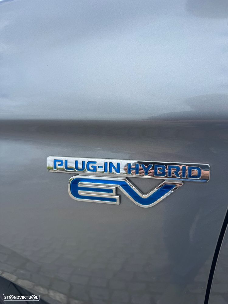 Mitsubishi Outlander - 10