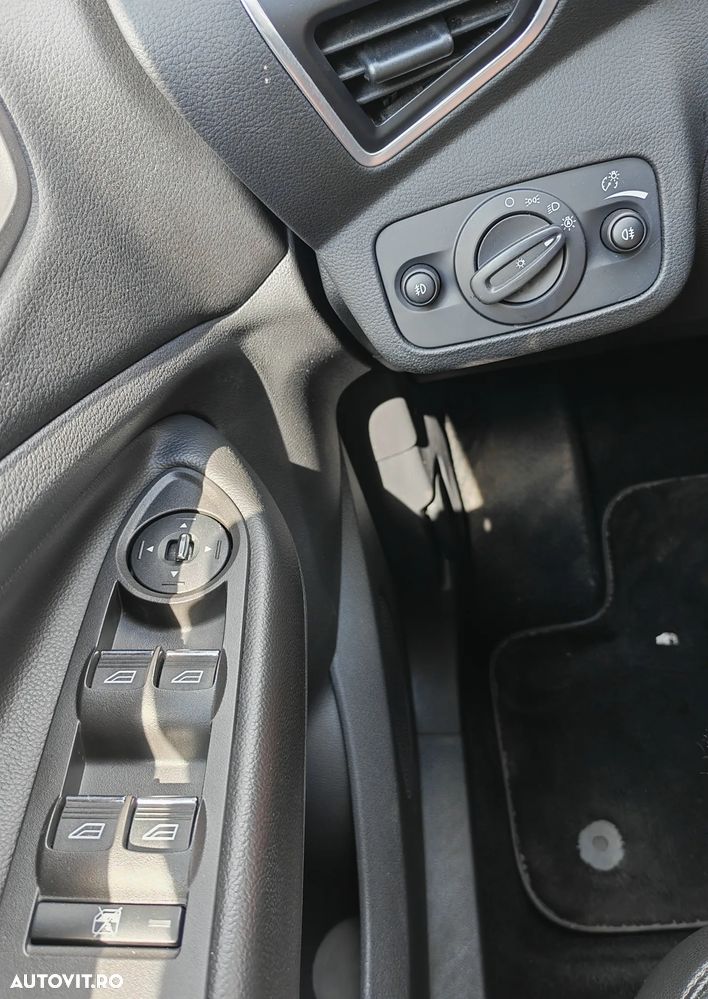Ford Kuga 2.0 TDCi Powershift 4WD Titanium - 12