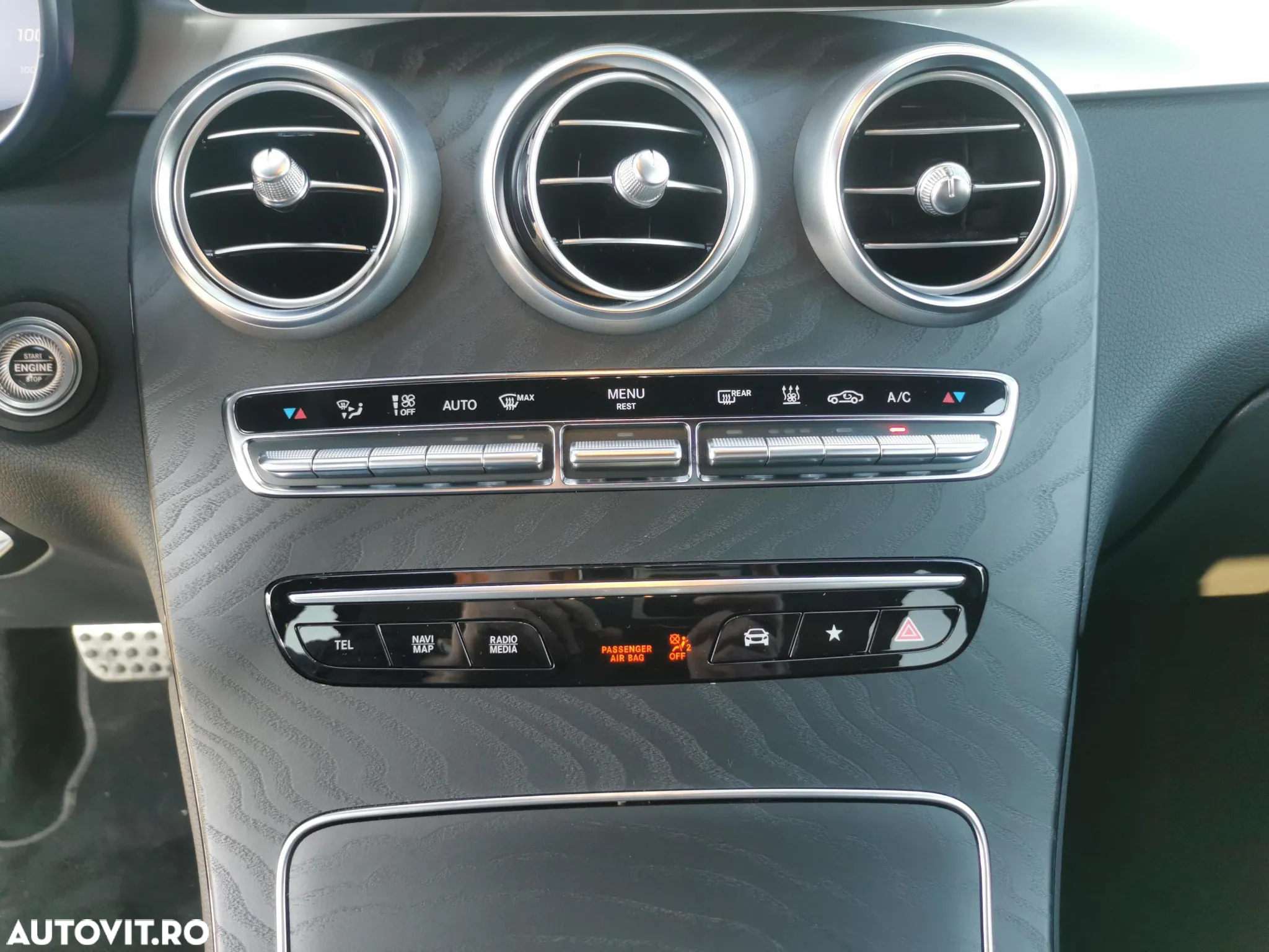 Mercedes-Benz GLC 300 e 4Matic 9G-TRONIC AMG Line - 23