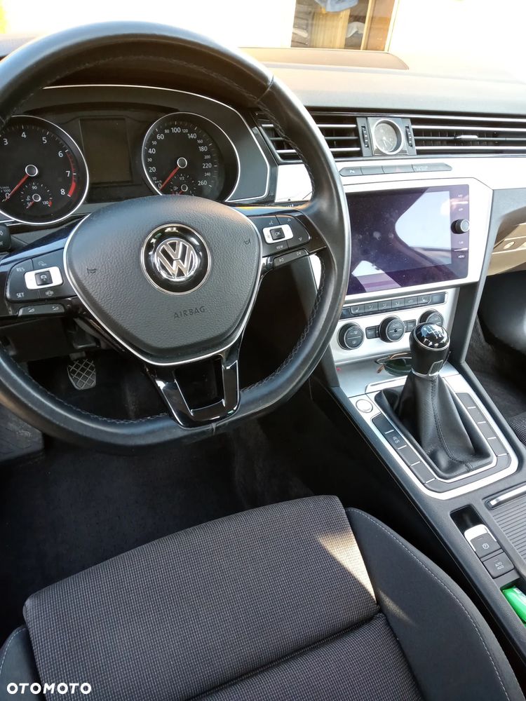 Volkswagen Passat 2019 photo 4