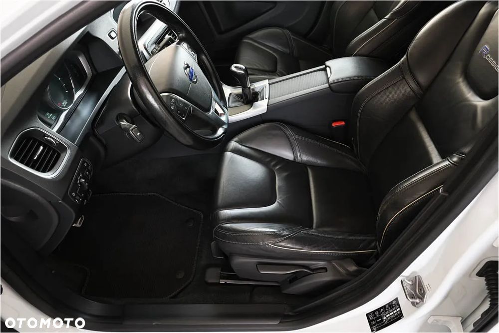 Volvo V60 D4 R-Design - 5