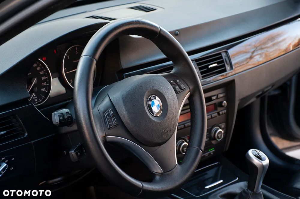 BMW Seria 3 320d - 40