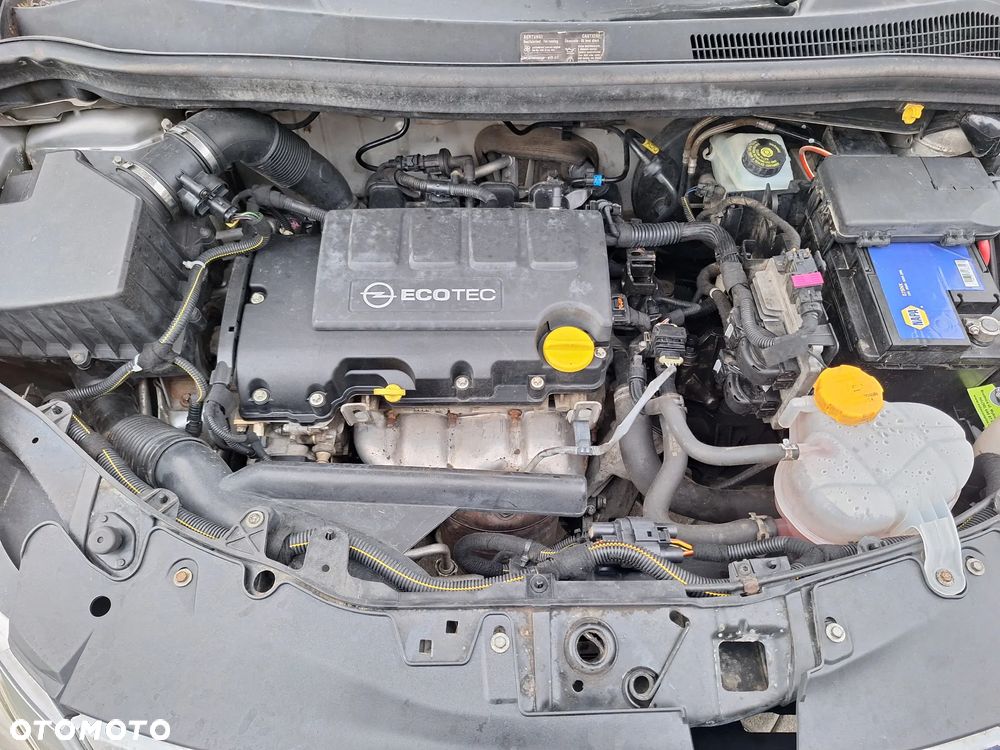 Opel Corsa 1.2 16V - 11