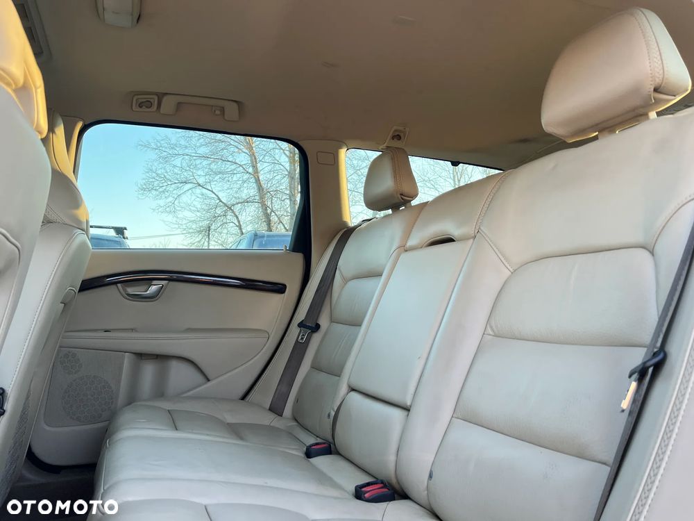 Volvo XC 70 - 22