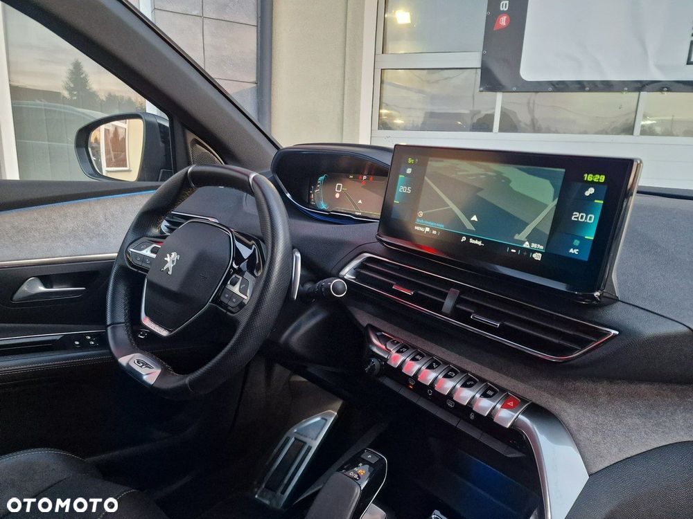 Peugeot 3008 1.6 PureTech HYbrid GT Line S&S EAT8 - 22