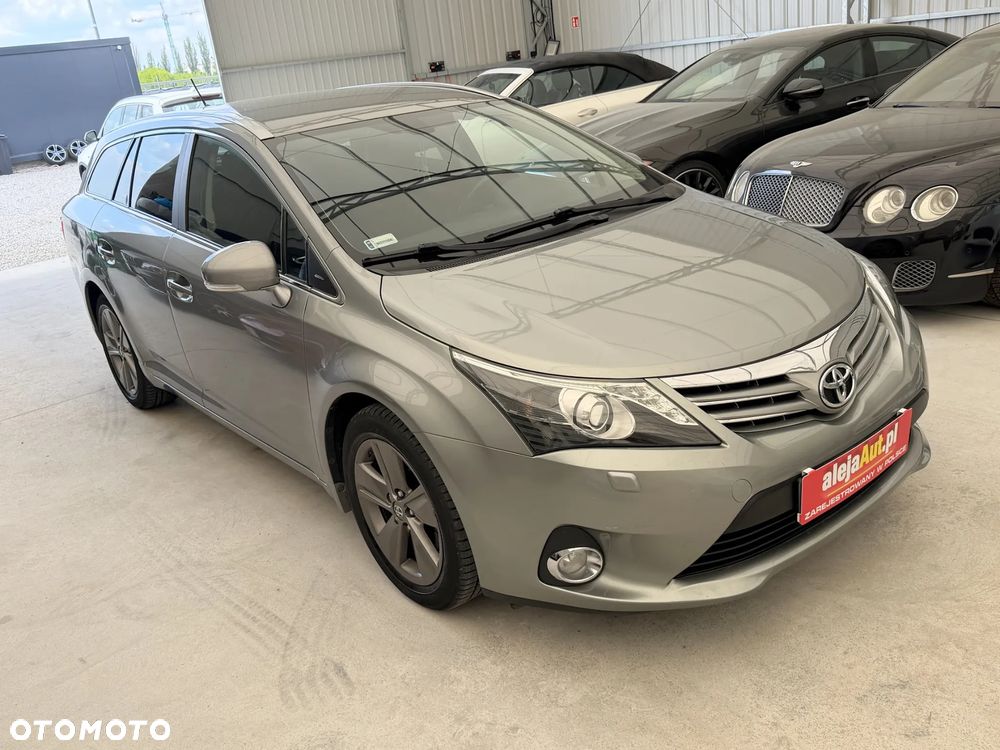 Toyota Avensis - 2
