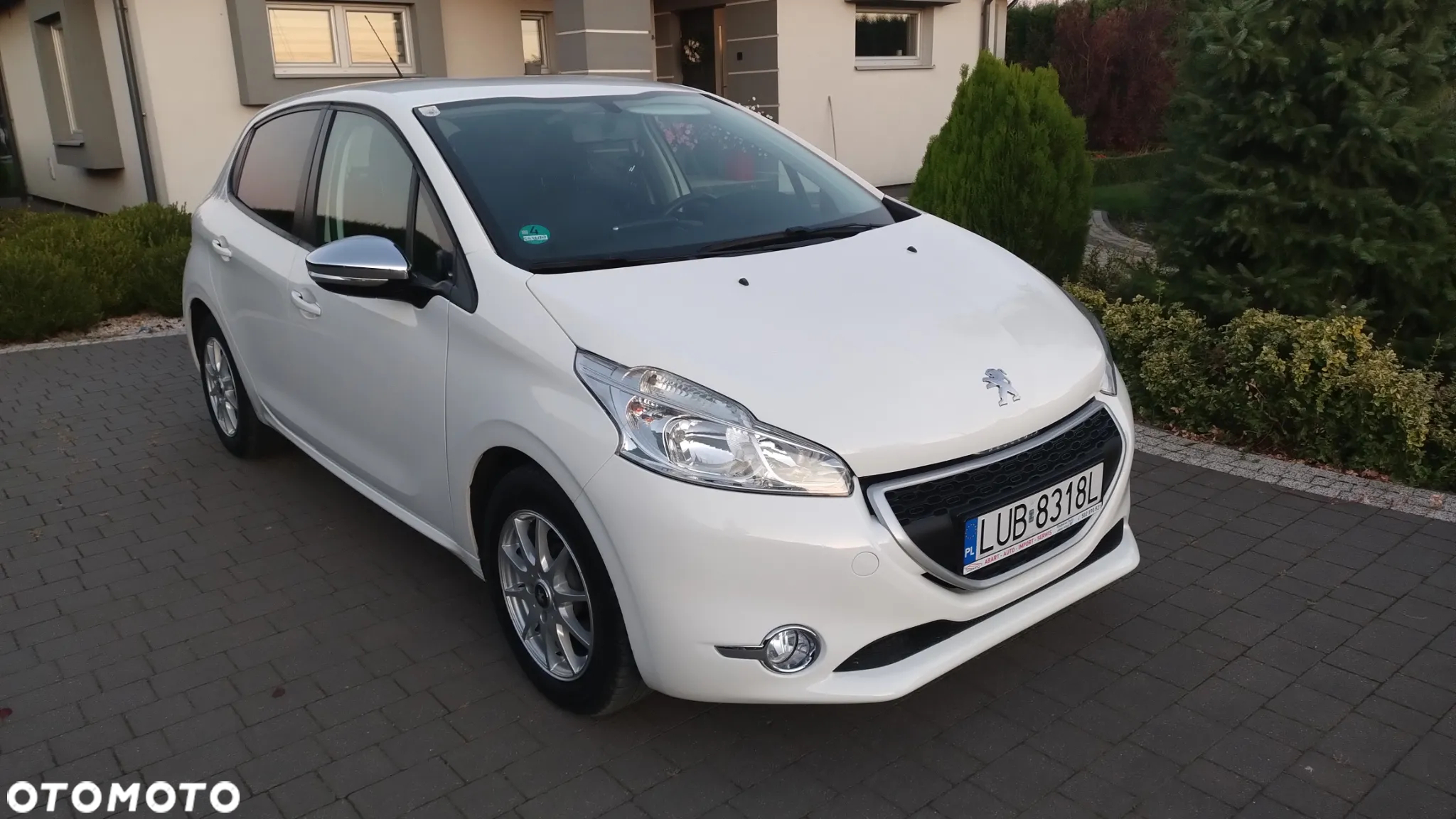 Peugeot 208 - 3