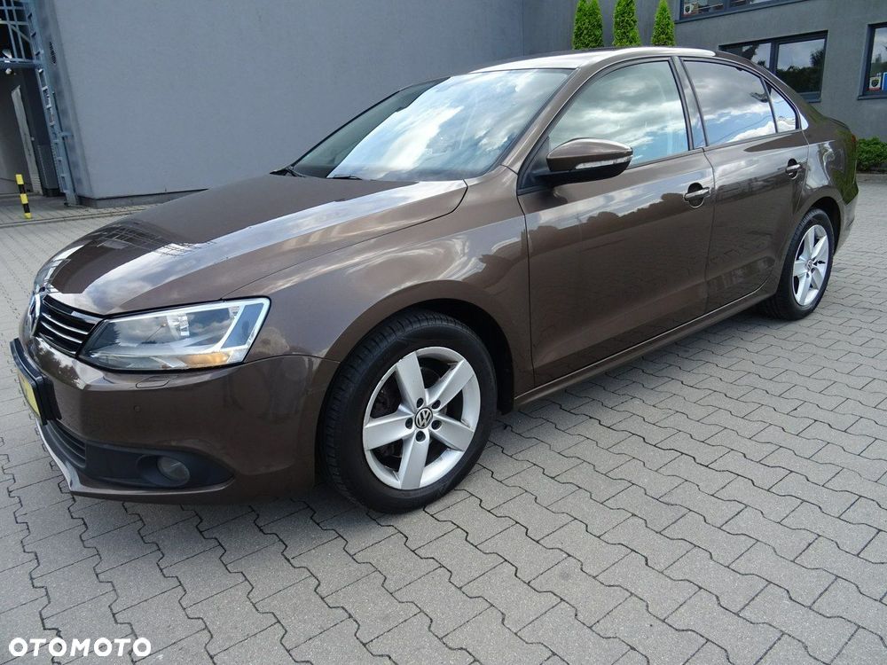 Volkswagen Jetta - 11