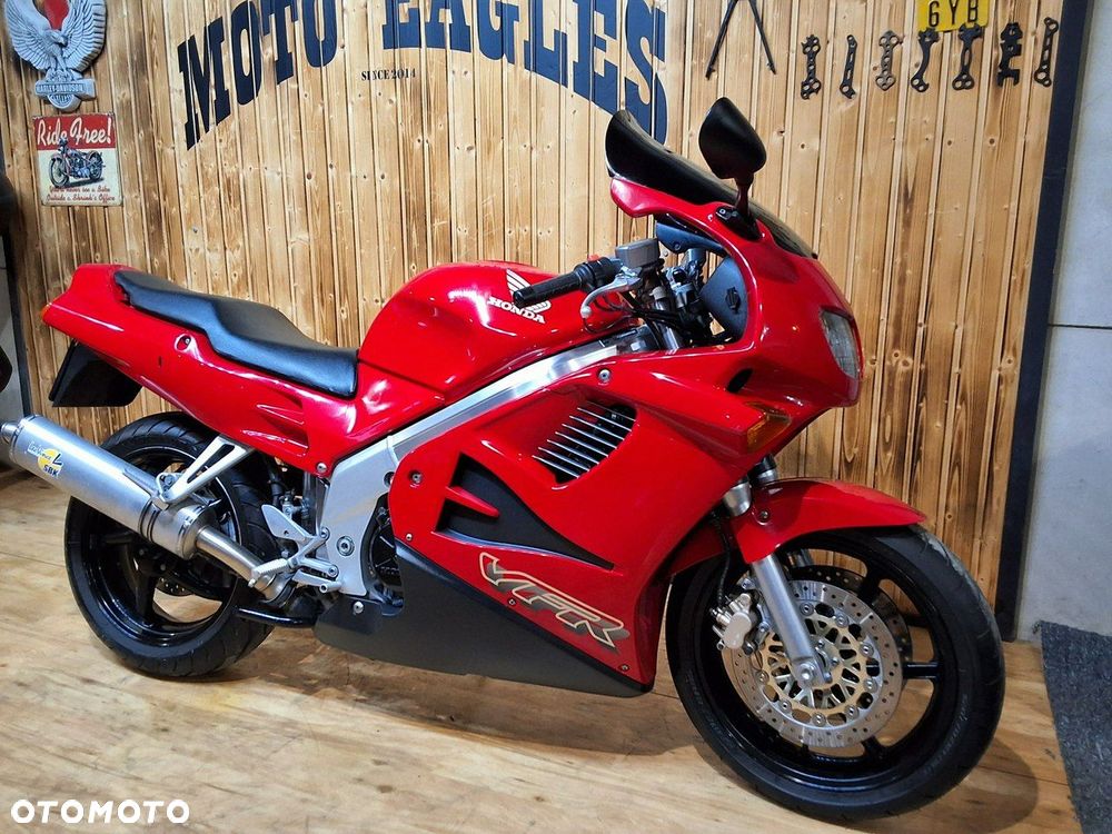 Honda VFR - 10