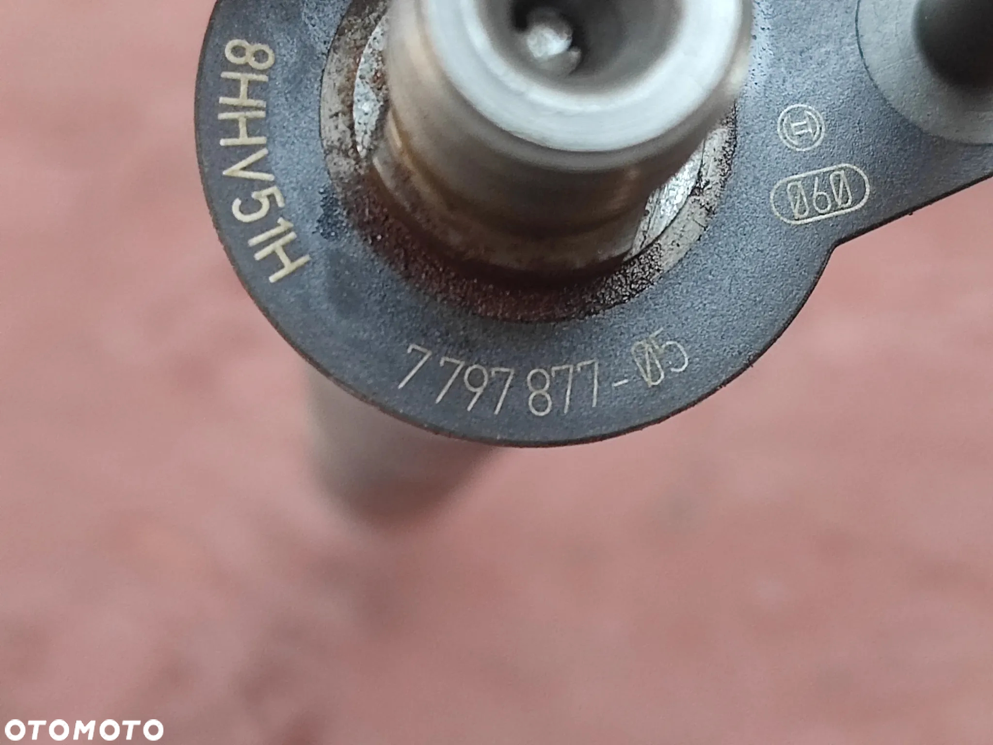 BMW E60LCI / E81 / E82 / E88 / E87 / E90 / E91LCI / E92 / E93 ORYGINALNY WTRYSKIWACZ PALIWA PIEZO / WTRYSKI KOMPLET 4 SZTUKI PIEZO-ELEKTRYCZNYCH DO SILNIKÓW GAMY N47D20 177KM DIESLA O NR. 13 53 7 797 877 - 05 ( 60 ) SPRAWNE W 100% - 25