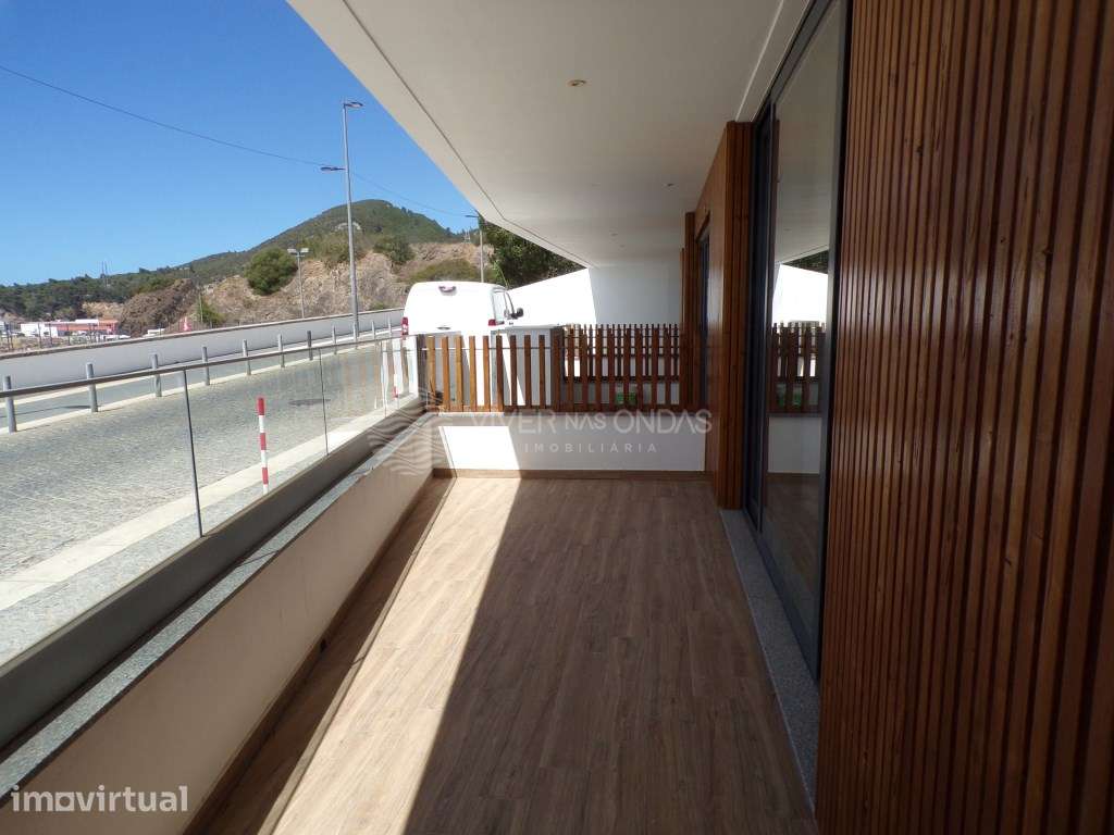 Apartamento T2 com terraço e vista de mar - Sesimbra - Grande imagem: 3/25