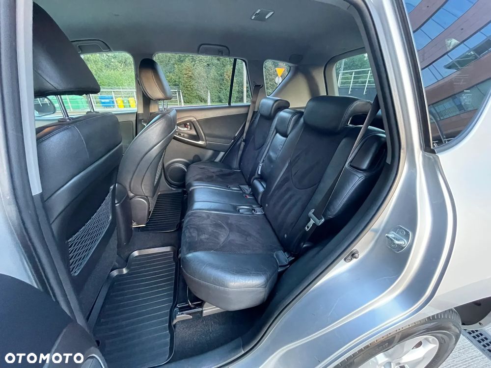 Toyota RAV4 - 25