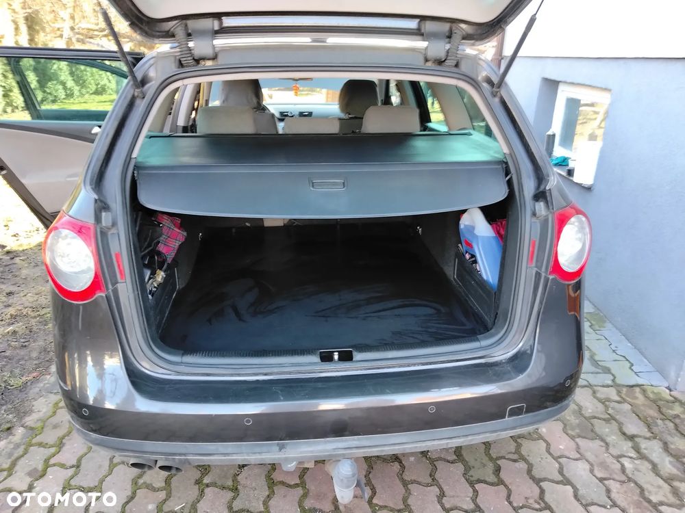 Volkswagen Passat - 4