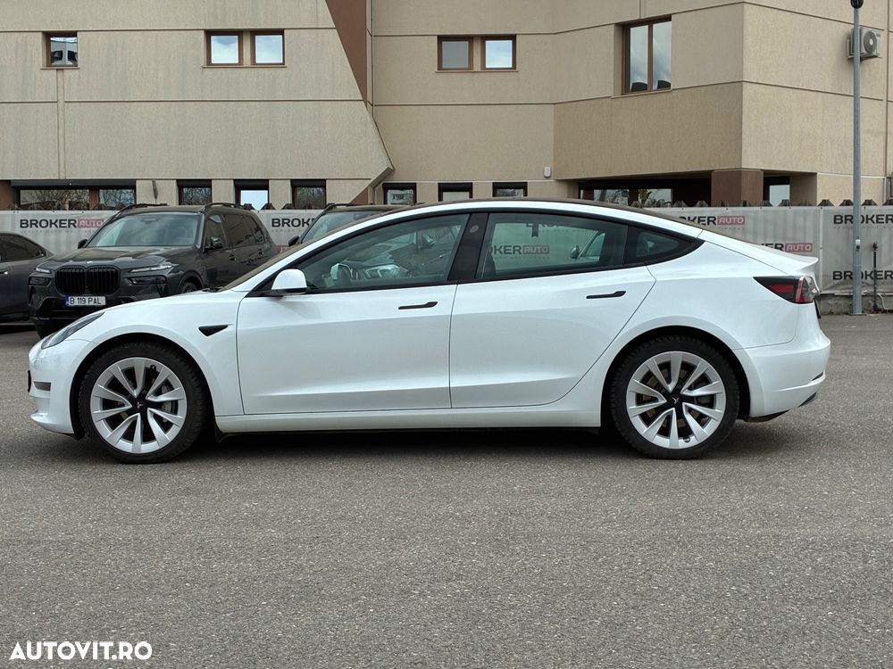 Tesla Model 3 - 8