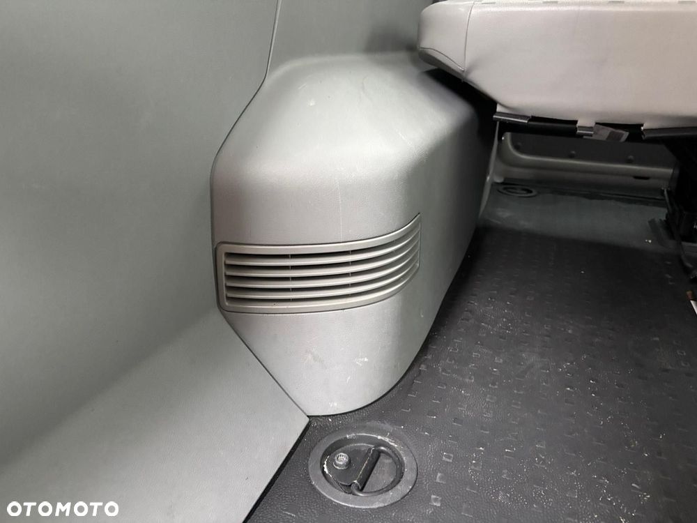 Volkswagen Transporter Caravelle Lang Profi - 17