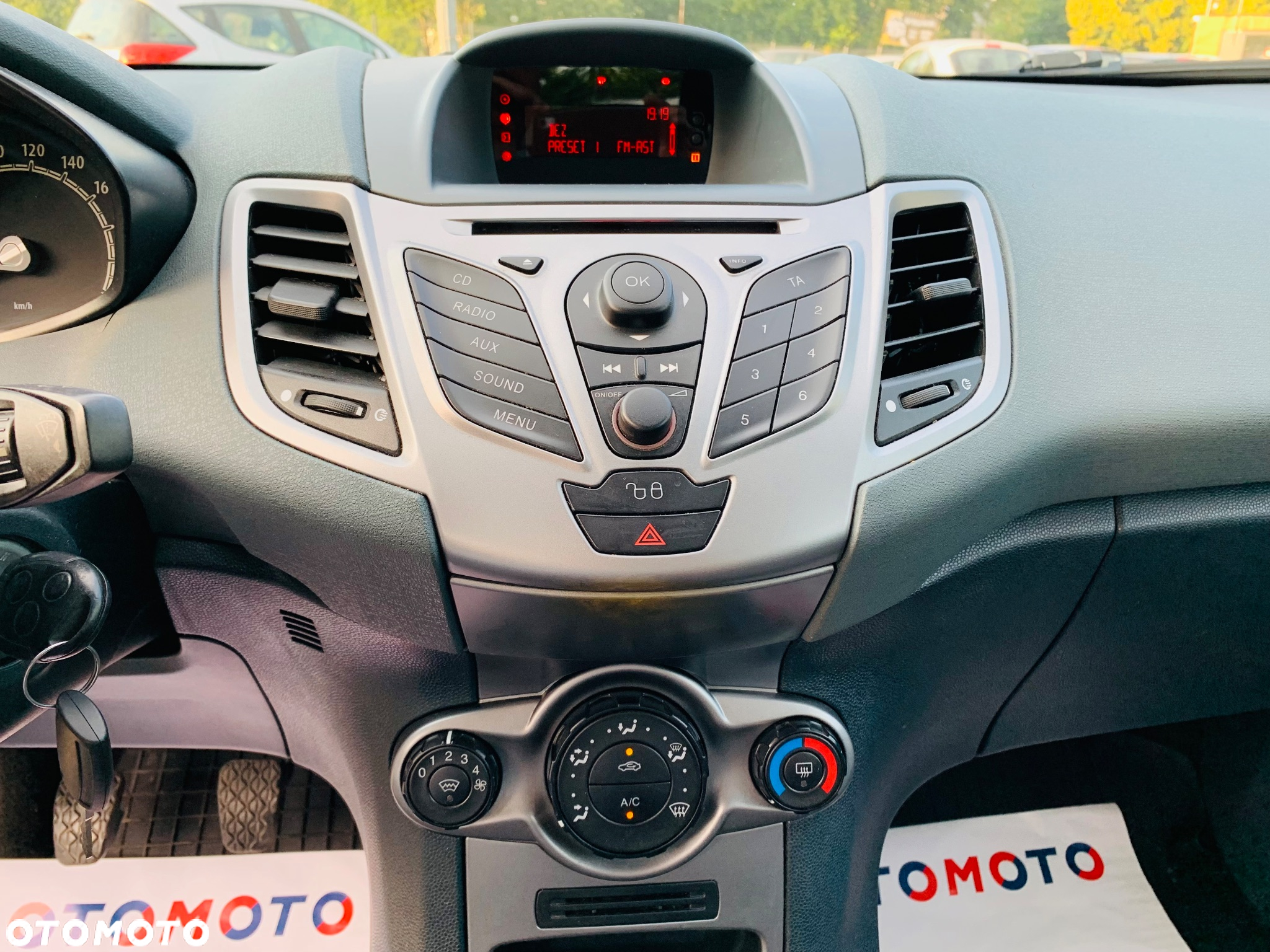 Ford Fiesta 1.25 Ambiente - 23