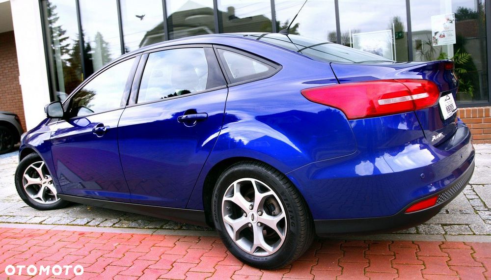 Ford Focus 1.6 Trend Sport - 26
