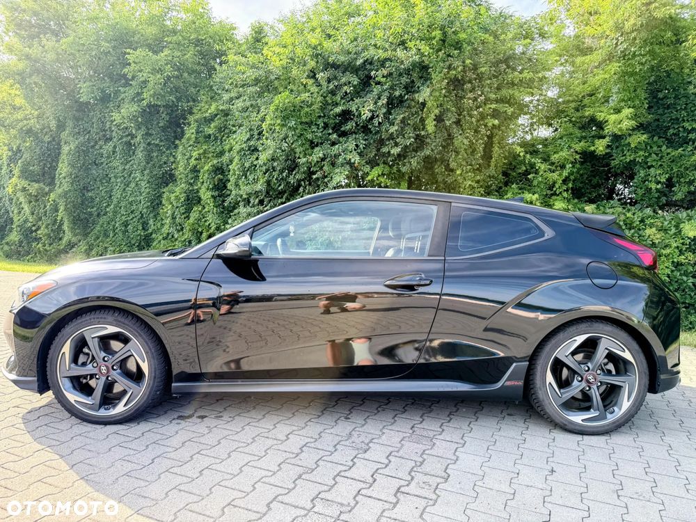 Hyundai Veloster - 4
