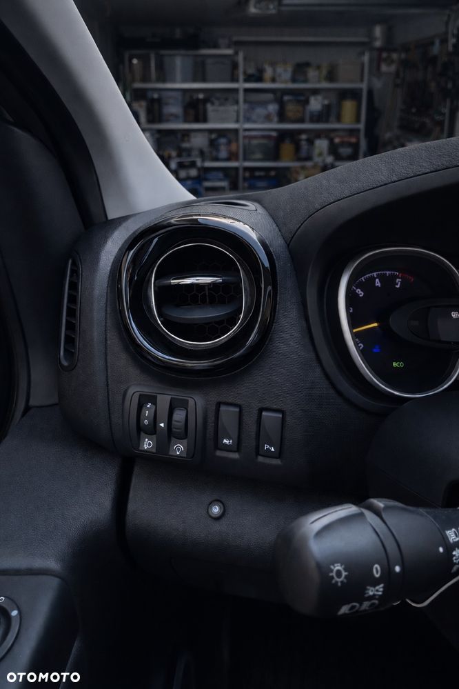 Opel Vivaro - 12