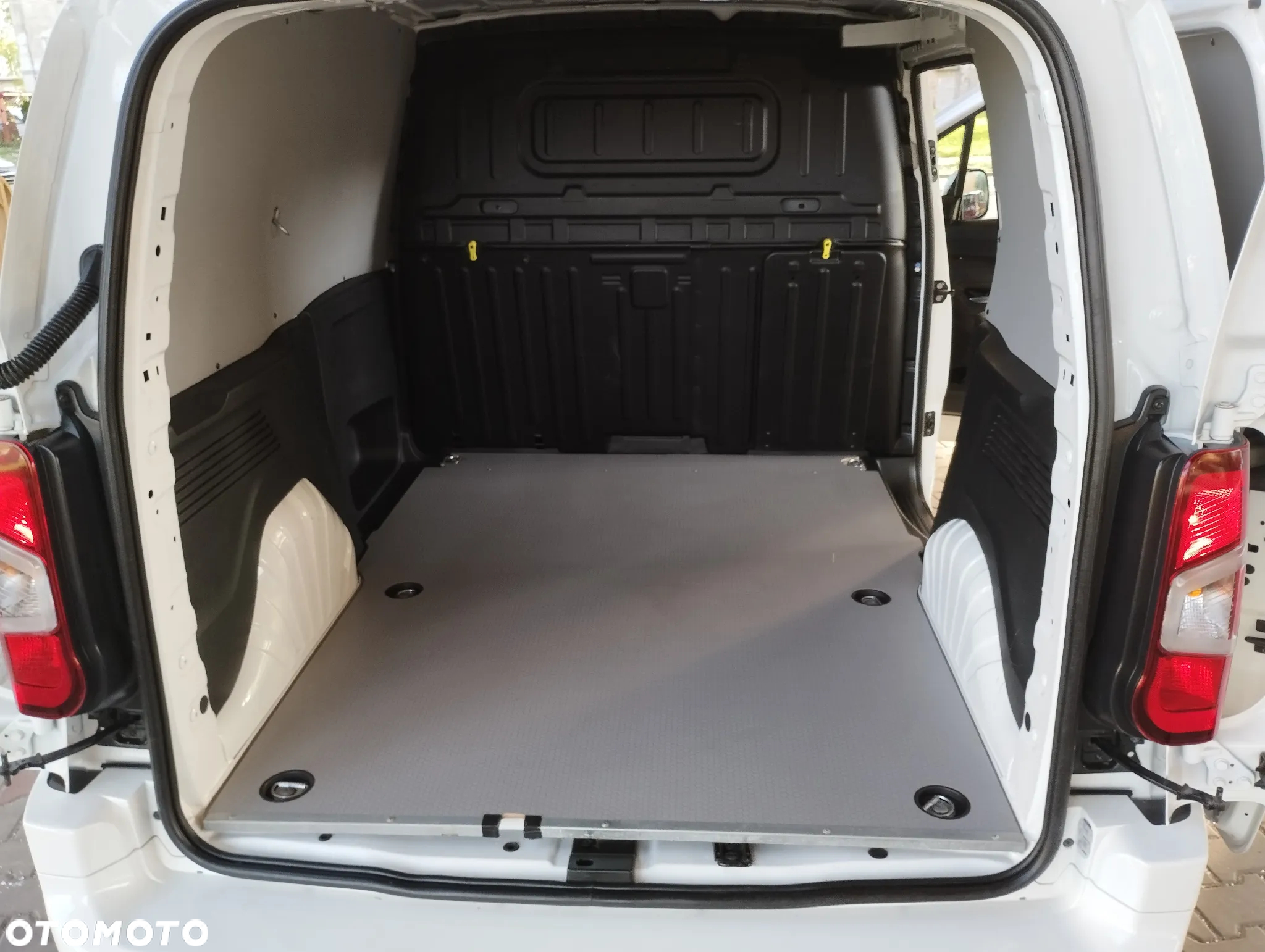 Opel COMBO - 21