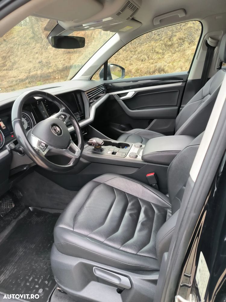 Volkswagen Touareg - 11