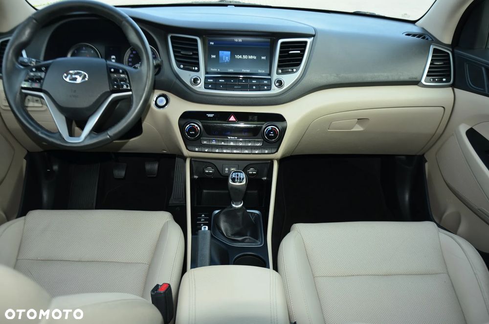 Hyundai Tucson 2.0 CRDI 2WD Style - 22