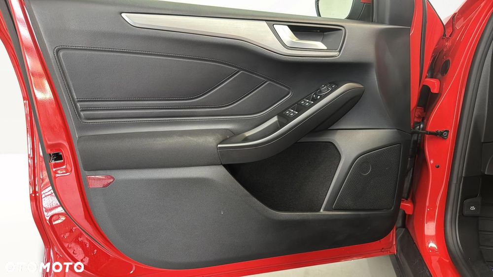 Ford Focus 1.0 EcoBoost mHEV Titanium X - 11