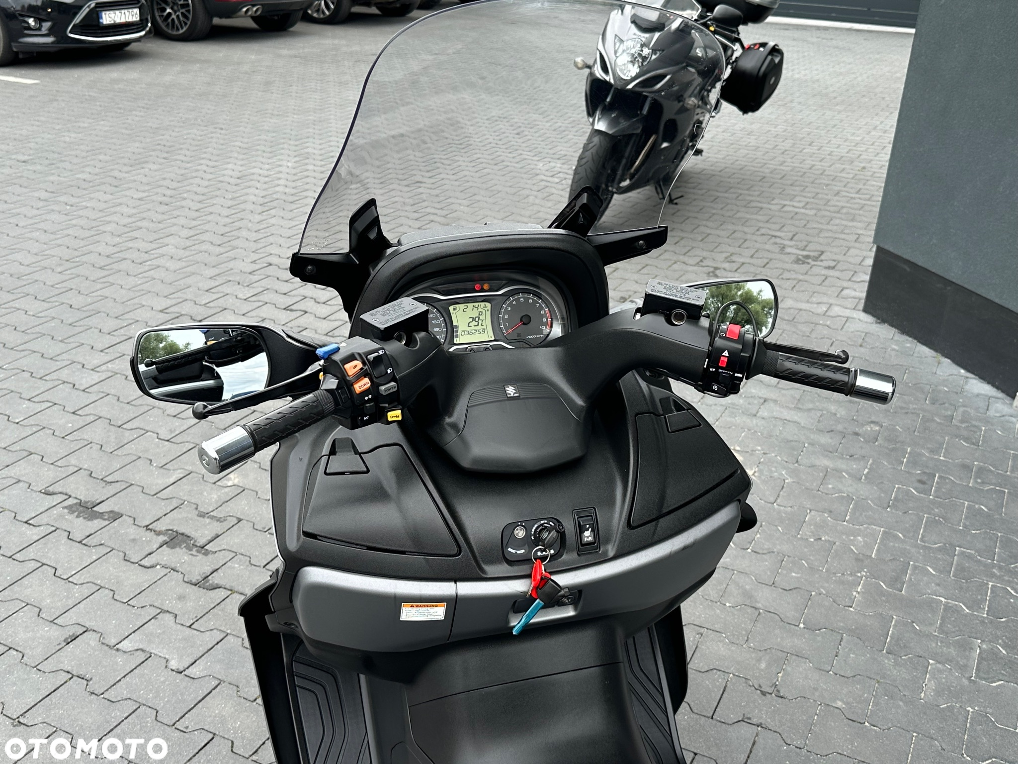 Suzuki Burgman - 21