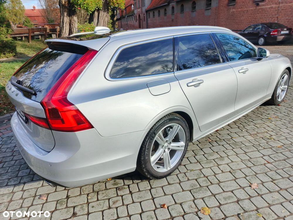 Volvo V90 D5 AWD Momentum - 2