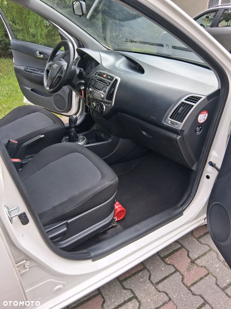 Hyundai i20 1.1 CRDi Comfort - 12