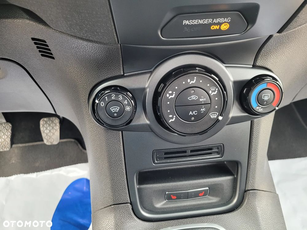 Ford Fiesta 1.25 Celebration - 20