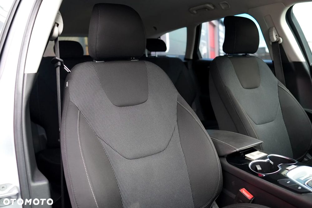 Ford Mondeo - 36