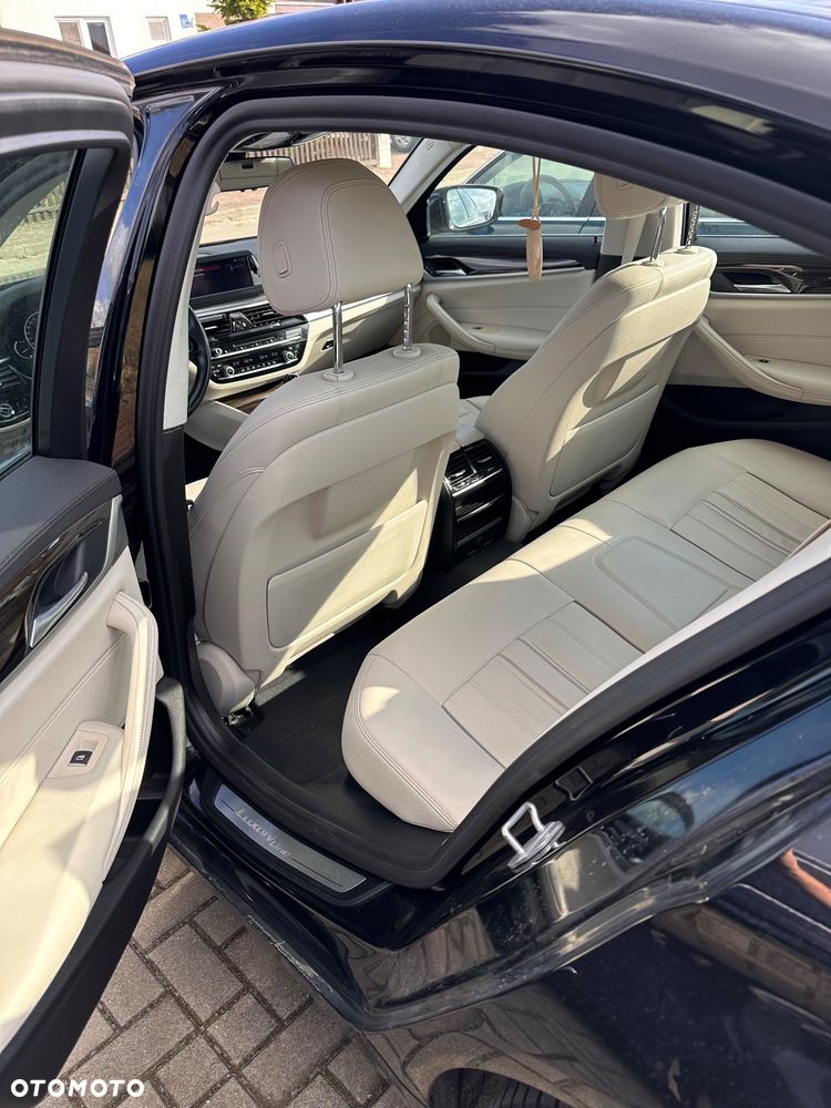 BMW Seria 5 520d Luxury Line - 9