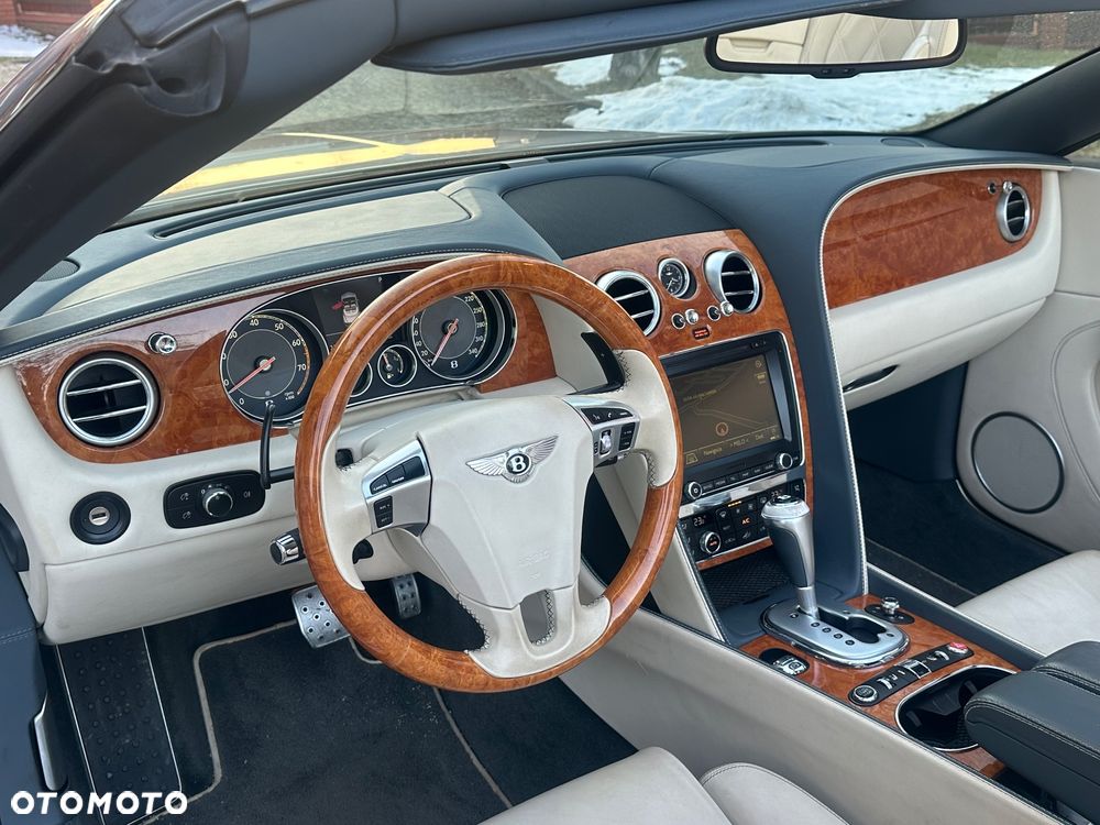 Bentley Continental GT V8 Convertible - 16