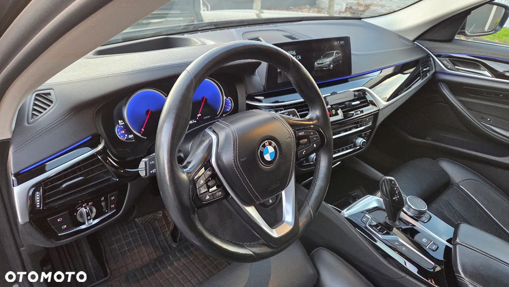 BMW Seria 5 520d Luxury Line sport - 13