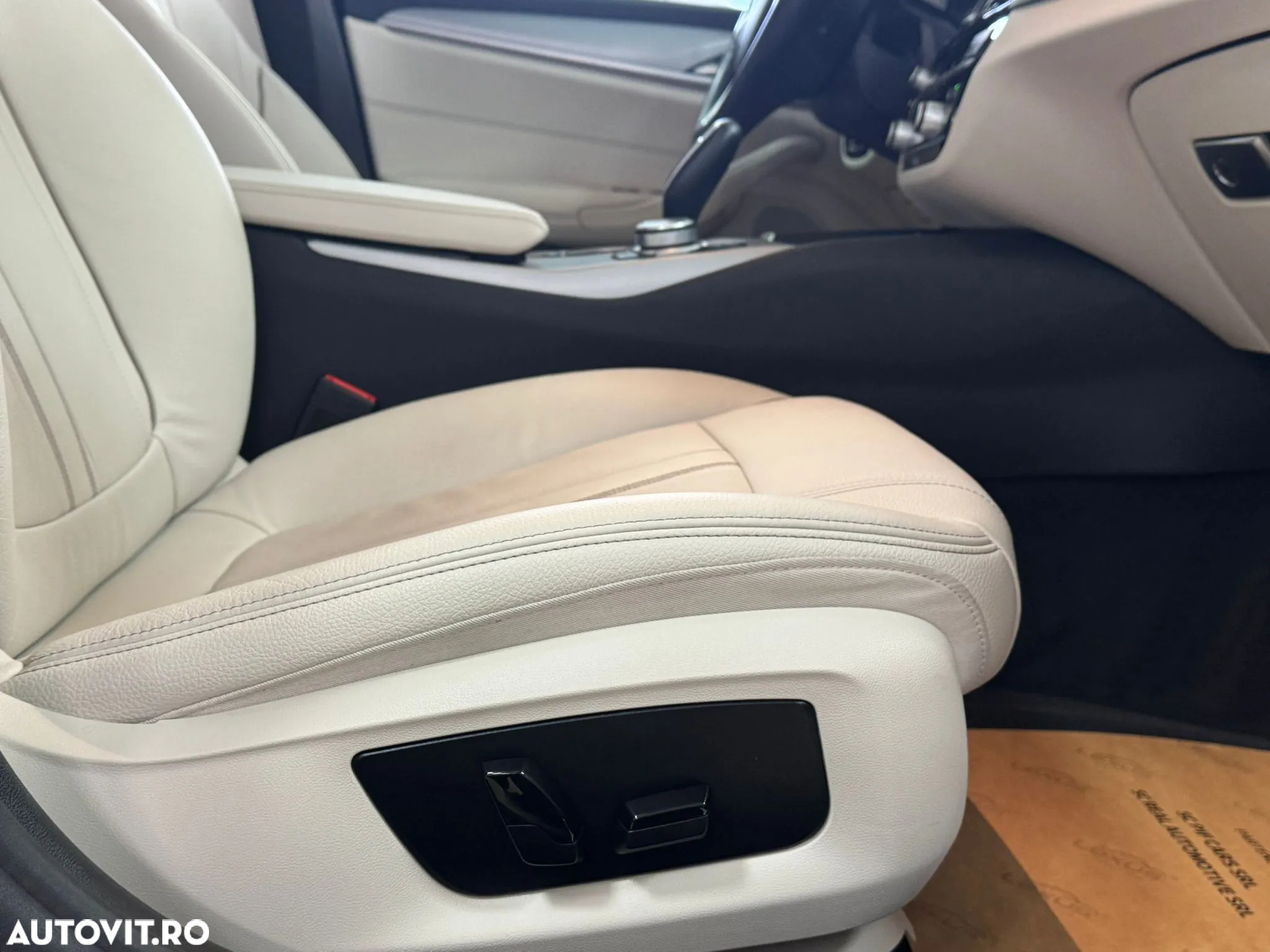 BMW Seria 5 530d xDrive Aut. - 23